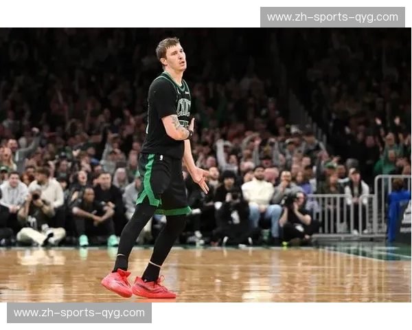 凯尔特人马祖拉防守压迫持续 通过全场紧逼制造76人大量失误转换得分 凯尔特人马祖拉防守压迫持续 通过全场紧逼制造76人大量失误转换得分